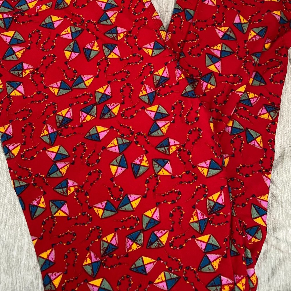 Lularoe TC Leggings - kites